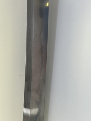 Lot 1 - A JAPANESE SWORD, SIGNED FUJIWARA NO HIROTAKA, EARLY EDO PERIOD