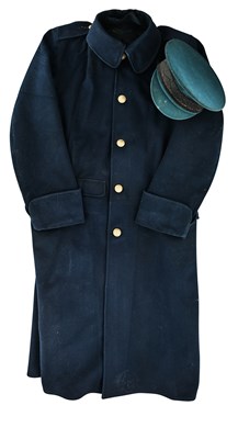 Lot 617 - A ROYAL COMPANY OF ARCHERS CAP AND COAT, 20TH CENTURY