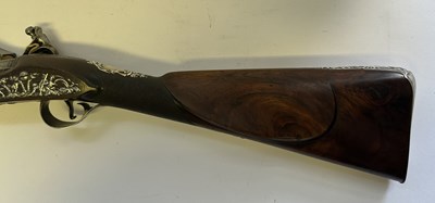 Lot 271 - A 16-BORE FLINTLOCK SILVER-MOUNTED SPORTING GUN BY GRIFFIN & TOW, LONDON