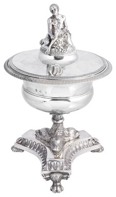 Lot 335 - AN ITALIAN SILVER SUGAR VASE AND COVER