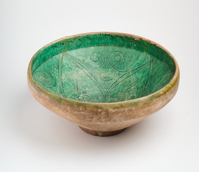 Lot 234 - A LARGE 'GARRUS WARE' BOWL, PERSIA, CIRCA 12TH CENTURY