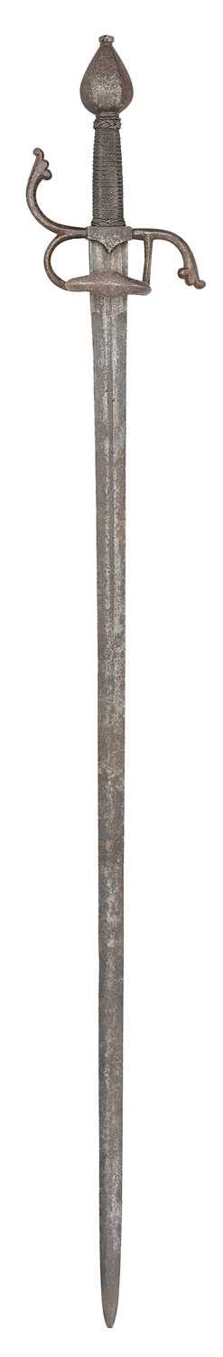 Lot 27 - A NORTH ITALIAN BROADSWORD, LATE 16TH/EARLY 17TH CENTURY, POSSIBLY VENETIAN