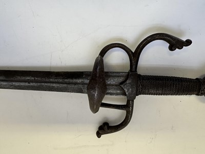 Lot 27 - A NORTH ITALIAN BROADSWORD, LATE 16TH/EARLY 17TH CENTURY, POSSIBLY VENETIAN