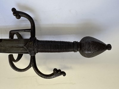 Lot 27 - A NORTH ITALIAN BROADSWORD, LATE 16TH/EARLY 17TH CENTURY, POSSIBLY VENETIAN