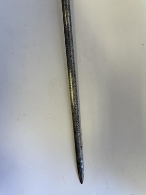 Lot 65 - AN ITALIAN SWORD WITH ‘CRAB-CLAW’ HILT, EARLY 17TH CENTURY, POSSIBLY VENETIAN