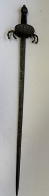 Lot 67 - AN ITALIAN SWORD WITH ‘CRAB-CLAW’ HILT, MID-17TH CENTURY, POSSIBLY VENETIAN