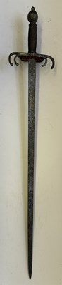 Lot 67 - AN ITALIAN SWORD WITH ‘CRAB-CLAW’ HILT, MID-17TH CENTURY, POSSIBLY VENETIAN