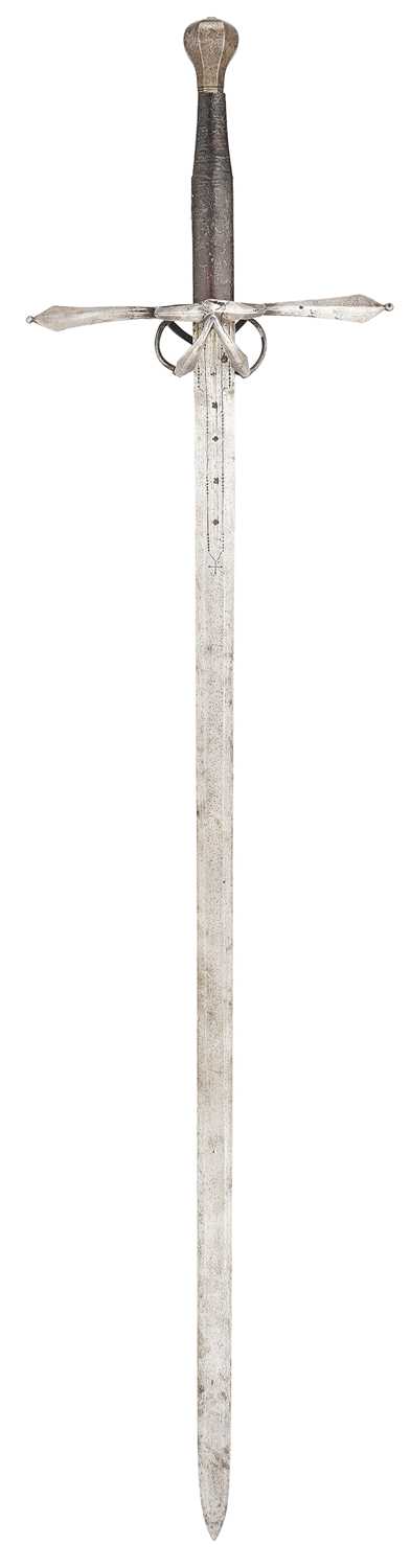 Lot 26 - A GERMAN HAND-AND-A HALF SWORD, CIRCA 1600-20