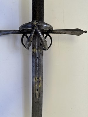 Lot 26 - A GERMAN HAND-AND-A HALF SWORD, CIRCA 1600-20