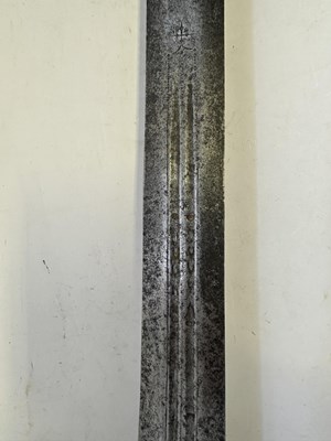Lot 35 - A NORTH EUROPEAN SWORD RAPIER, LAST QUARTER OF THE 16TH CENTURY, POSSIBLY ENGLISH OR GERMAN