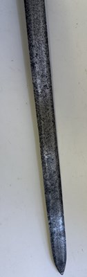 Lot 35 - A NORTH EUROPEAN SWORD RAPIER, LAST QUARTER OF THE 16TH CENTURY, POSSIBLY ENGLISH OR GERMAN