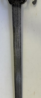 Lot 35 - A NORTH EUROPEAN SWORD RAPIER, LAST QUARTER OF THE 16TH CENTURY, POSSIBLY ENGLISH OR GERMAN