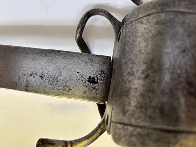 Lot 31 - A GERMAN MILITARY SWORD, LATE 16TH CENTURY