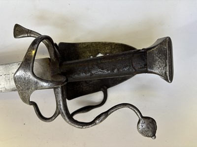 Lot 31 - A GERMAN MILITARY SWORD, LATE 16TH CENTURY