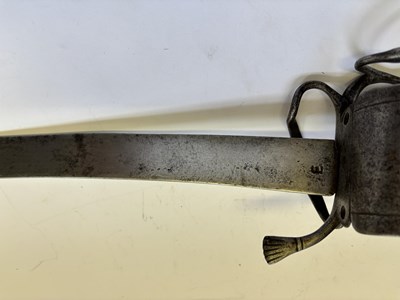 Lot 31 - A GERMAN MILITARY SWORD, LATE 16TH CENTURY