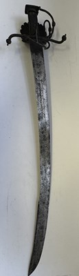 Lot 32 - A GERMAN MILITARY SWORD, LATE 16TH CENTURY