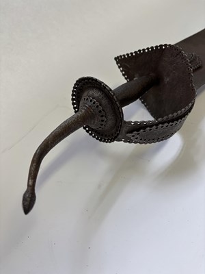 Lot 8 - A MASSIVE INDIAN PROCESSIONAL HEADMAN’S SWORD (TEGHA), 18TH/19TH CENTURY