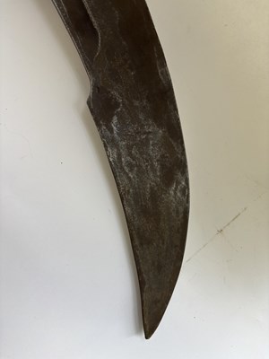 Lot 8 - A MASSIVE INDIAN PROCESSIONAL HEADMAN’S SWORD (TEGHA), 18TH/19TH CENTURY