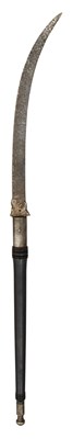 Lot 528 - A SOUTH INDIAN SICKLE, 17TH/18TH CENTURY
