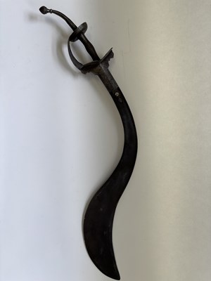Lot 9 - AN UNUSUAL INDIAN SWORD, 18TH CENTURY OR EARLIER