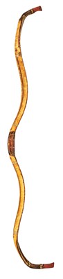 Lot 548 - AN INDIAN LACQUERED COMPOSITE BOW, 18TH/19TH CENTURY, PROBABLY SIND