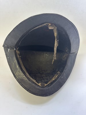 Lot 77 - A SOUTH GERMAN COMB MORION, CIRCA 1600-20
