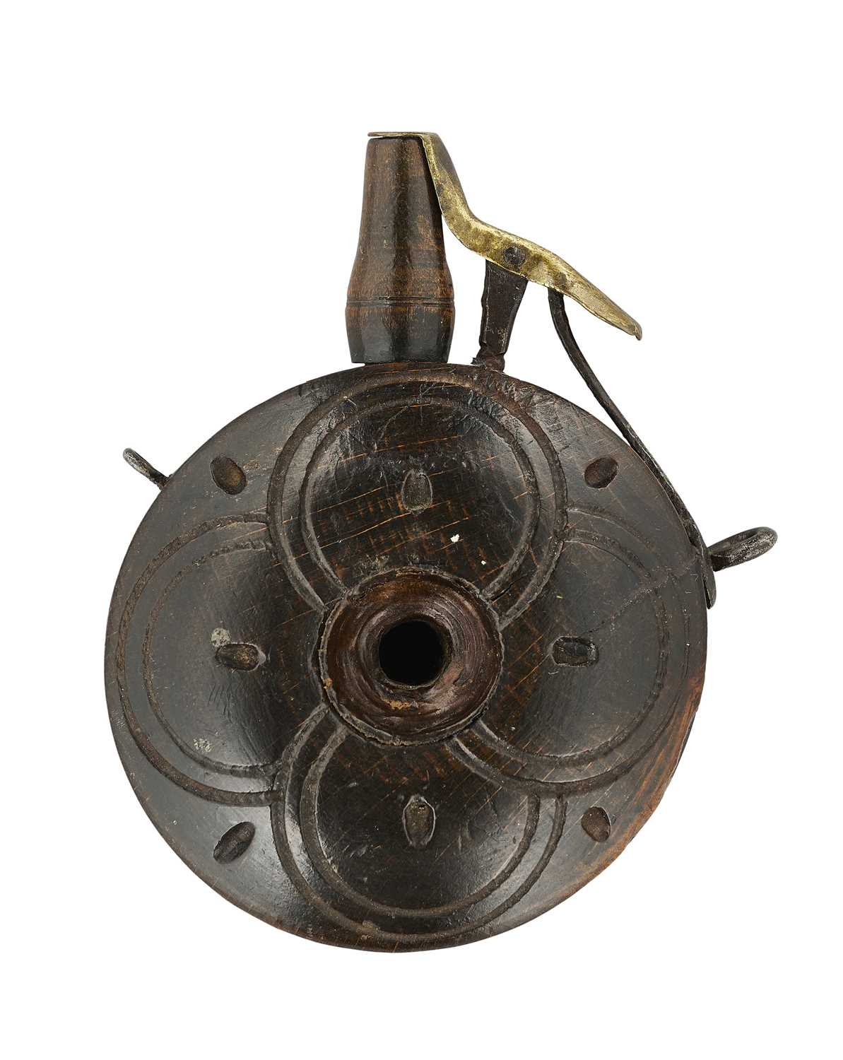 Lot 86 - A GERMAN CIRCULAR TURNED WOODEN PRIMING-FLASK, 17TH CENTURY