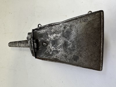 Lot 84 - AN ITALIAN PRIMING-FLASK FORMED ENTIRELY OF STEEL, LAST QUARTER OF THE 16TH CENTURY