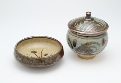 Lot 516 - A BERNARD LEACH (1887-1979) STUDIO POTTERY PRESERVE JAR AND COVER, ST. IVES
