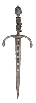 Lot 100 - A LEFT-HAND DAGGER IN EXCAVATED CONDITION, EARLY 17TH CENTURY, PROBABLY GERMAN OR ITALIAN