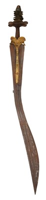 Lot 555 - A RARE SOUTH INDIA SWORD (KOPIS), PROBABLY 15TH CENTURY, THAVANJOUR, TAMIL NADU