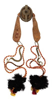 Lot 569 - A RARE MALABAR SUSPENSION MOUNT FOR AN AYUDHA KATTI, 19TH CENTURY