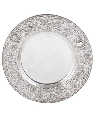 Lot 419 - A VICTORIAN SILVER DISH