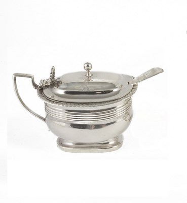 Lot 430 - A GEORGE III SILVER MUSTARD POT