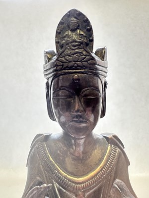 Lot 66 - A CHINESE DALI-STYLE COPPER ALLOY FIGURE OF AVALOKITESVARA
