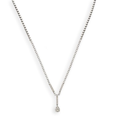 Lot 447 - DIAMOND PENDENT NECKLACE