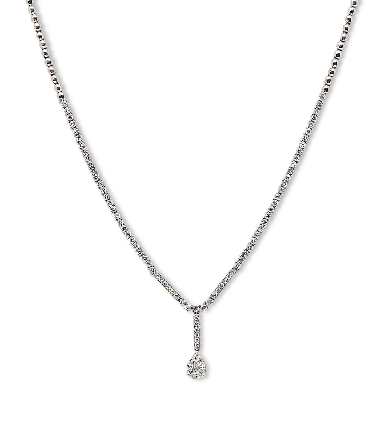 Lot 419 - DIAMOND PENDENT NECKLACE