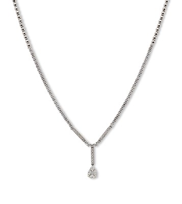 Lot 419 - DIAMOND PENDENT NECKLACE