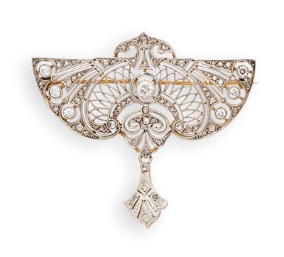 Lot 451 - EDWARDIAN DIAMOND BROOCH, 1900s