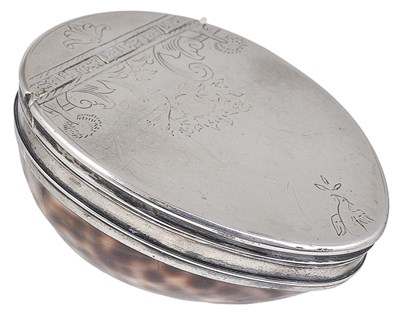 Lot 450 - A SCOTTISH SILVER-MOUNTED COWRIE SHELL SNUFF BOX