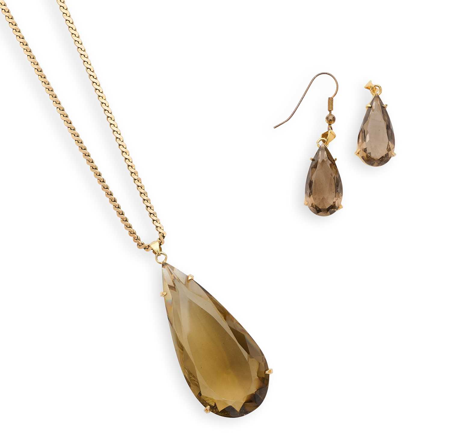 Lot 325 - GOLD AND SMOKEY QUARTZ PENDANT AND PAIR OF PENDENT EARRINGS, 1975