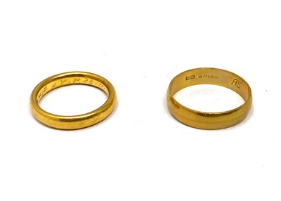Lot 329 - TWO GOLD BAND RINGS, 1926 & 1985