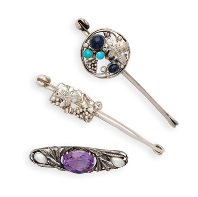 Lot 401 - DORRIE NOSSITER, TWO KILT PINS; AND AN AMETHYST BROOCH ATTRIBUTED TO BERNARD INSTONE, 1930s