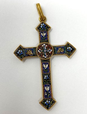 Lot 335 - VICTORIAN GOLD AND MICRO MOSAIC PENDENT CROSS, 1870s