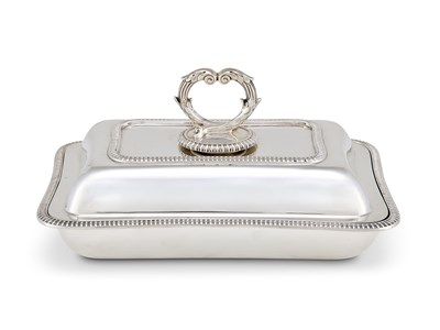 Lot 229 - A GEORGE V SILVER ENTREE DISH, COVER AND HANDLE, THOMAS BRADBURY & SONS LTD. OF SHEFFIELD, LONDON, 1919