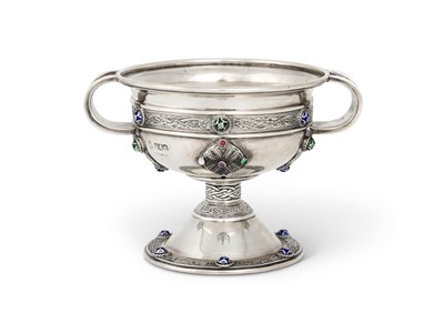Lot 187 - AN IRISH GEORGE V SILVER 'ARDAGH CHALICE', SHARMAN D. NEILL OF BELFAST, DUBLIN, 1911