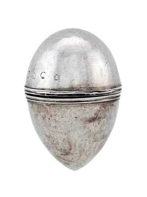 Lot 296 - A GEORGE IV SILVER 'EGG' NUTMEG GRATER, JOSEPH TAYLOR, BIRMINGHAM, 1821