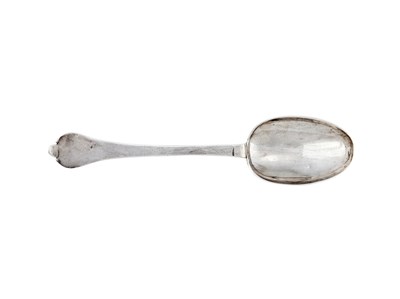 Lot 204 - A WILLIAM & MARY SILVER TREFID SPOON, LAWRENCE JONES, LONDON, DATE LETTER RUBBED, PROBABLY 1689