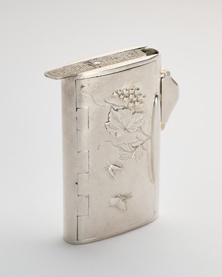 Lot 26 - A VICTORIAN SILVER 'AESTHETIC MOVEMENT' COMBINED SLOW MATCH VESTA CASE, LOUIS DEE, LONDON, 1880