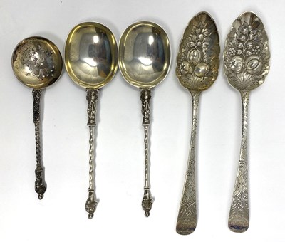 Lot 89 - A GROUP OF FIVE ENGLISH SILVER DECORATIVE SPOONS